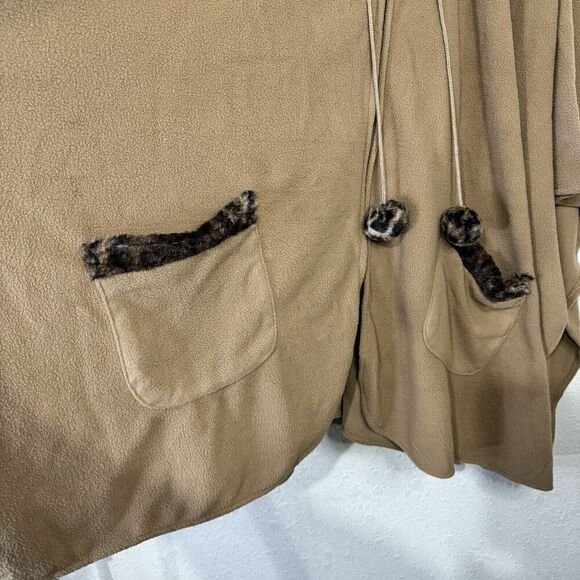 Le Moda Cape‎ Woman One Size Brown Front Zip Faux Fur Trim Collar - Picture 8 of 9